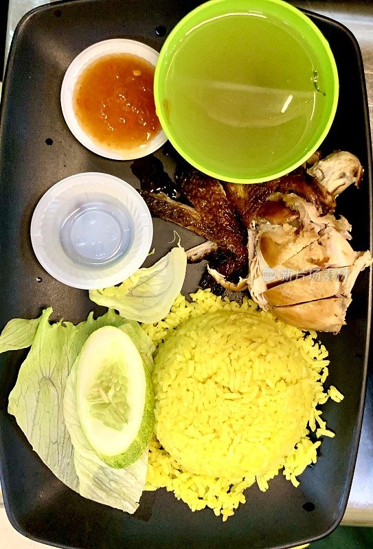 马来西亚著名的鸡饭Nasi Ayam已经关门。用移动设备拍摄